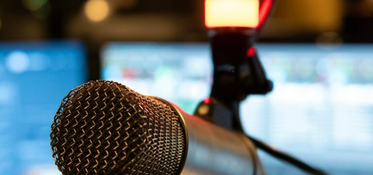 How public radio stations use texting to raise more from members